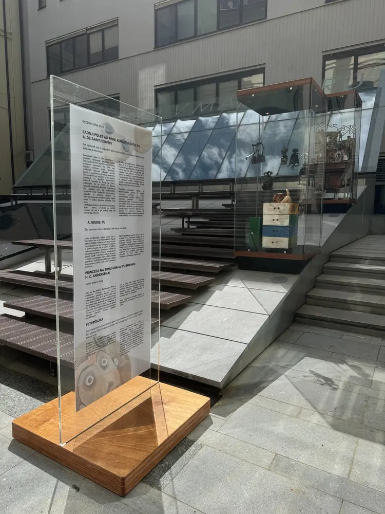 Exhibition showcases — 3
